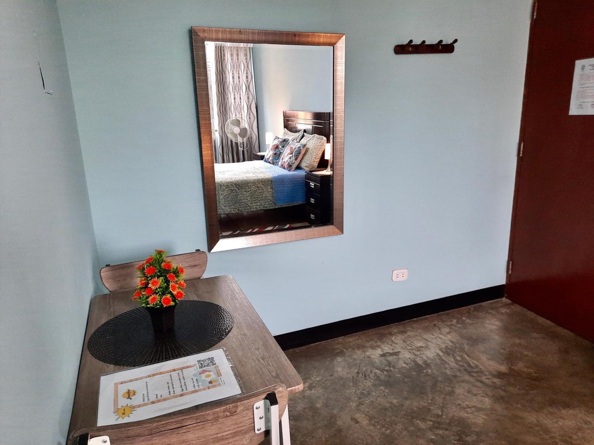 El Tumi - Aeropuerto Bed and breakfast *
